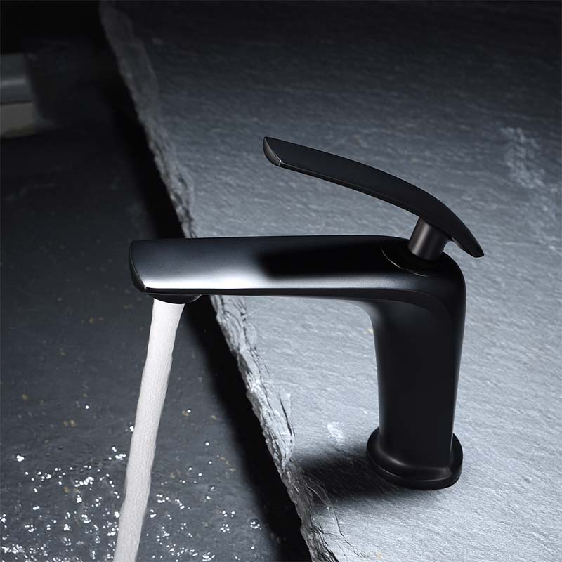 Grifo para lavabo de baño PVD Lavabo de un solo orificio Grifo de cascada de latón Diseñador